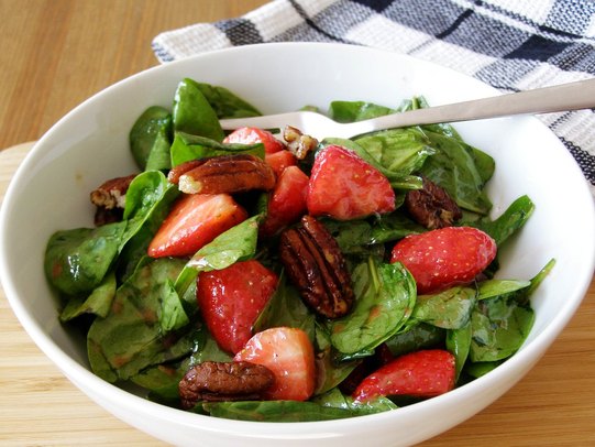 strawberry balsamic vinaigrette with salad
